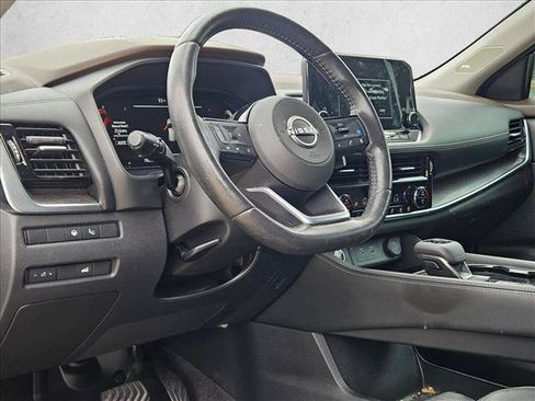 Used 2022 Nissan Rogue Platinum w/ Head-Up Display Package AWD/4WD image 9
