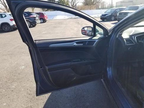 Used 2019 Ford Fusion SE image 11