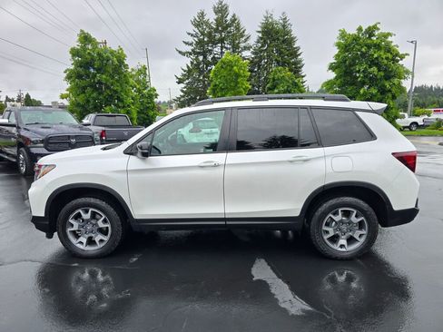 Used 2023 Honda Passport TrailSport image 16