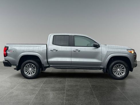Used 2024 Chevrolet Colorado LT w/ LT Convenience Package II AWD/4WD image 9