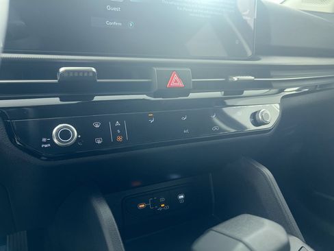 New 2026 Kia Sportage LX w/ LX Convenience Package FWD image 24