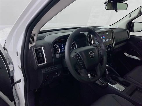 New 2026 Nissan Frontier SV image 7