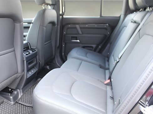 Used 2025 Land Rover Defender 110 S image 13