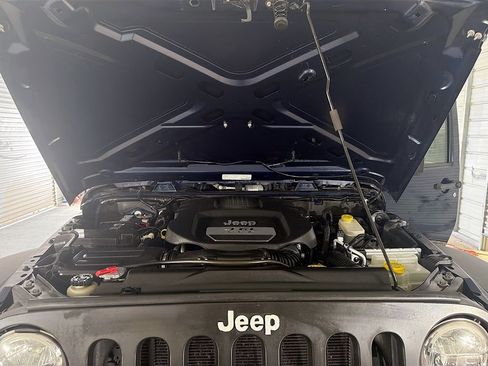 Used 2013 Jeep Wrangler Sport w/ Connectivity Group AWD/4WD image 28