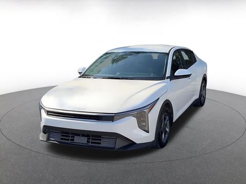 Used 2025 Kia K4 LXS image 7