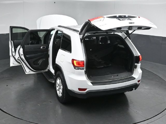 Used 2020 Jeep Grand Cherokee Laredo w/ Security & Convenience Group AWD/4WD image 57