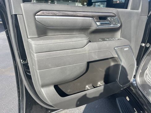 Used 2025 Chevrolet Silverado 3500 LTZ w/ LTZ Plus Package image 19