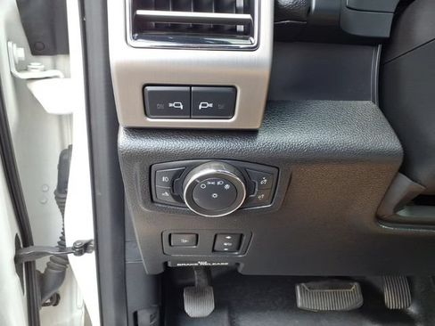 Used 2020 Ford F350 Platinum w/ FX4 Off-Road Package AWD/4WD image 22