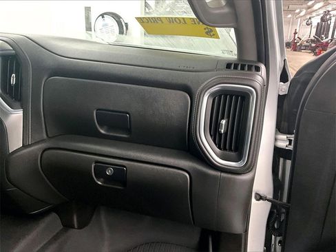 Used 2021 Chevrolet Silverado 1500 RST image 13