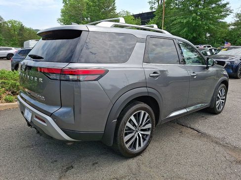 Used 2022 Nissan Pathfinder Platinum w/ Cargo Package AWD/4WD image 6