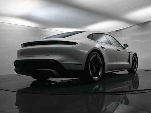 Used 2025 Porsche Taycan image 49