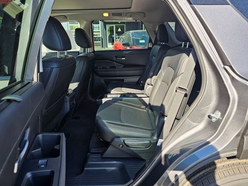 New 2026 Nissan Pathfinder SL AWD/4WD image 13