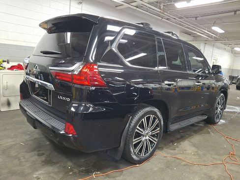 Used 2020 Lexus LX 570 4WD w/ Luxury Package image 4