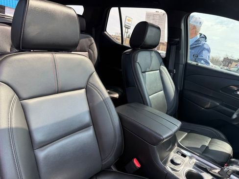 Used 2022 Chevrolet Traverse RS w/ LPO, Floor Liner Package AWD/4WD image 35