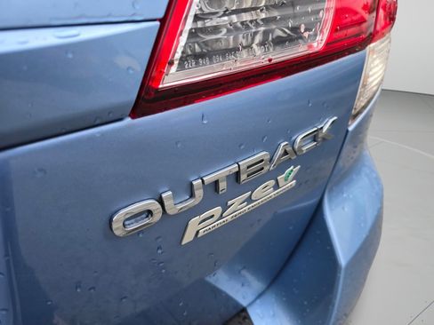 Used 2010 Subaru Outback 2.5i Premium AWD/4WD image 29