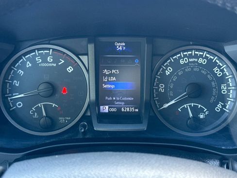 Used 2019 Toyota Tacoma TRD Off-Road image 33