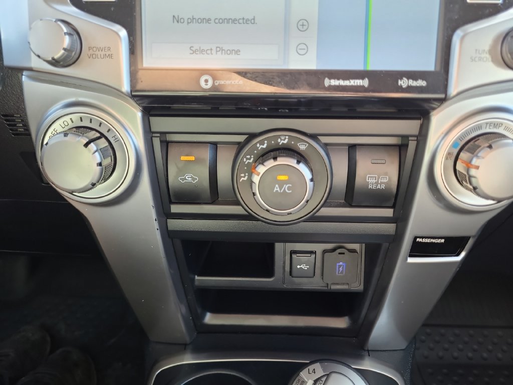 Used 2022 Toyota 4Runner SR5 AWD/4WD image 21