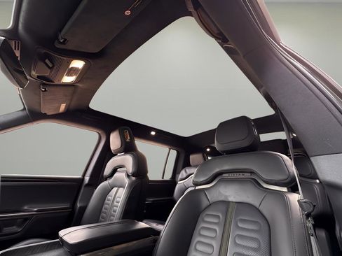 Used 2023 Rivian R1S Adventure image 16