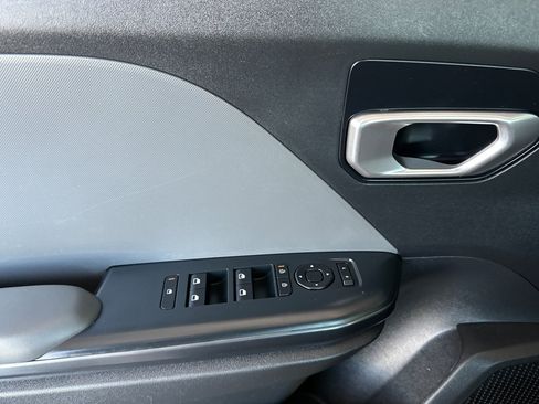 Used 2025 Kia K4 FWD image 12