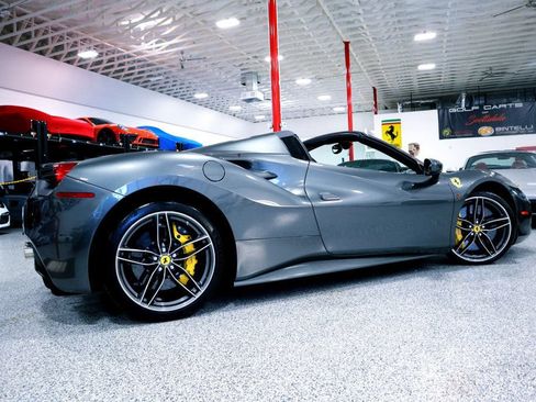 Used 2017 Ferrari 488 Spider RWD image 10