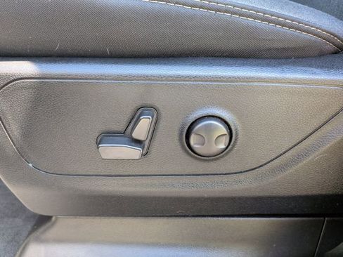 Used 2022 RAM 1500 Big Horn w/ Night Edition RWD image 12