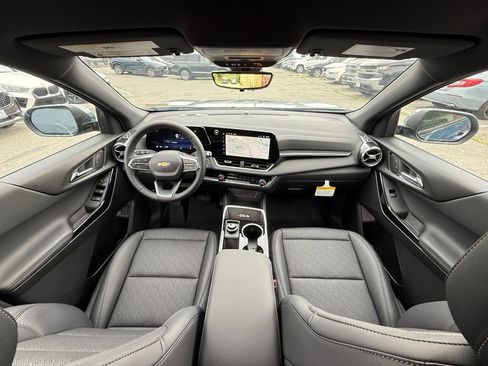 New 2026 Chevrolet Equinox LT w/ Convenience Package II AWD/4WD image 22