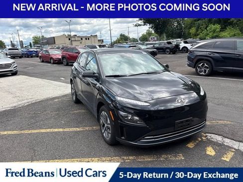 Used 2023 Hyundai Kona SEL FWD image 3