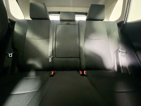 Used 2021 Toyota RAV4 LE FWD image 31