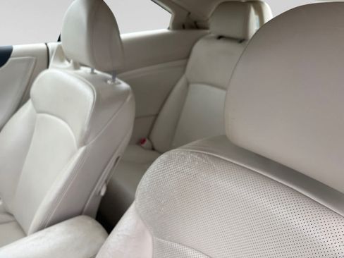 Used 2010 Lexus IS 350C w/ Luxury Pkg RWD image 9