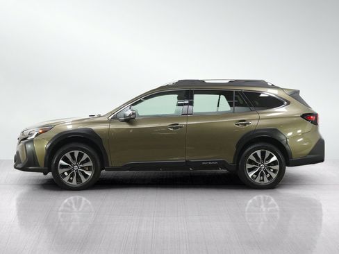 Used 2023 Subaru Outback Touring AWD/4WD image 3
