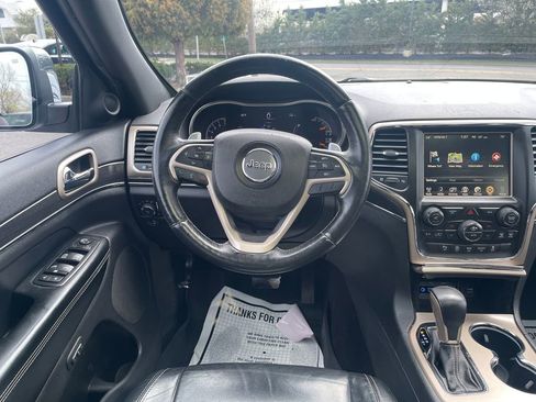 Used 2017 Jeep Grand Cherokee Limited image 19