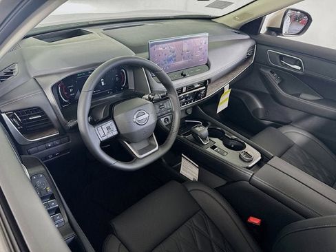 New 2026 Nissan Rogue Platinum image 9