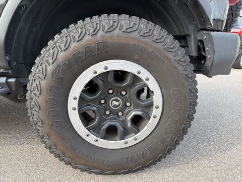 Used 2023 Ford Bronco 2-Door w/ Sasquatch Package image 23