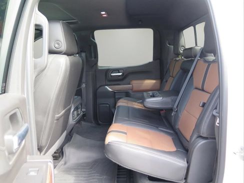 Used 2020 Chevrolet Silverado 1500 High Country w/ Technology Package AWD/4WD image 23