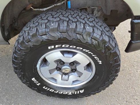 Used 2000 Chevrolet S10 Pickup 4x4 Extended Cab w/ Preferred Equipment Group image 1