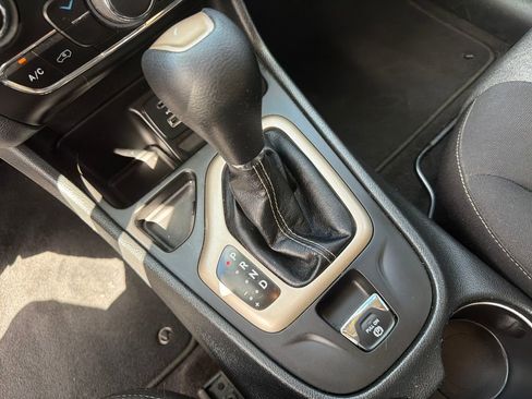 Used 2018 Jeep Cherokee Latitude image 40