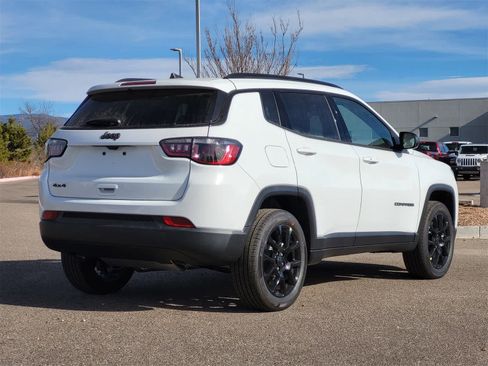 New 2026 Jeep Compass Latitude image 4