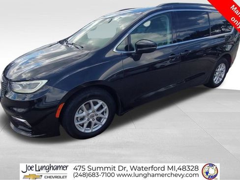 Used 2022 Chrysler Pacifica Touring-L FWD image 4