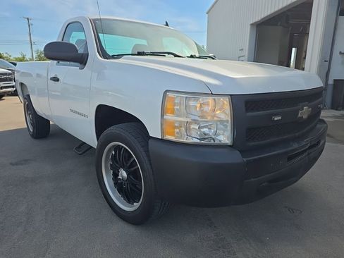 Used 2009 Chevrolet Silverado 1500 W/T RWD image 3