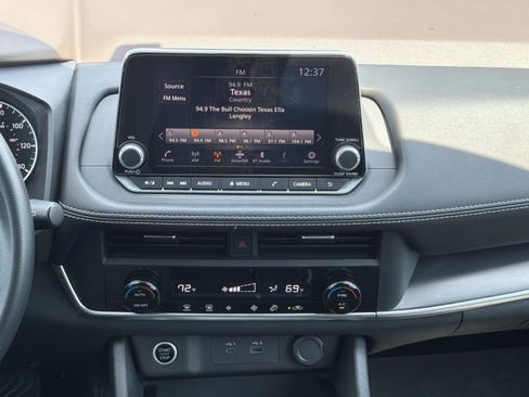 Used 2023 Nissan Rogue SV image 10