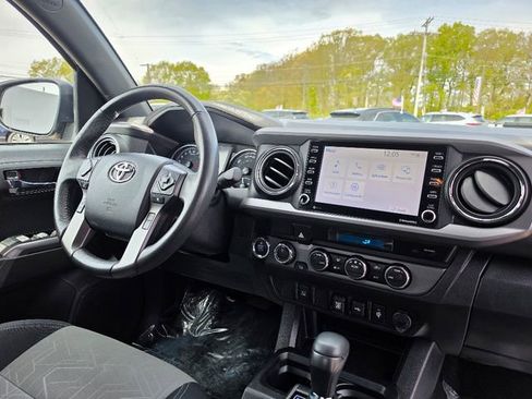 Used 2023 Toyota Tacoma TRD Off-Road AWD/4WD image 13