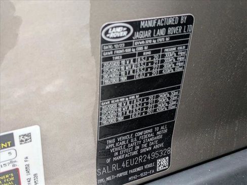 Used 2024 Land Rover Discovery Dynamic SE image 27