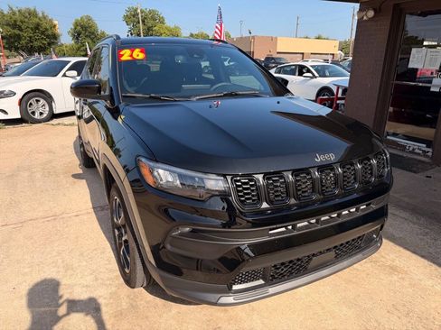 Used 2026 Jeep Compass Latitude w/ Quick Order Package 29K AWD/4WD image 7