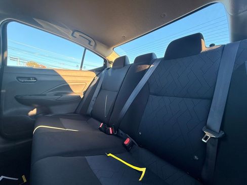 Used 2023 Nissan Versa SV image 15