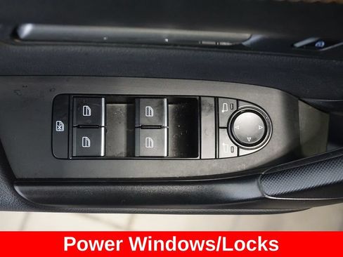 Used 2025 MAZDA CX-50 AWD 2.5 Hybrid w/ Premium Pkg image 5