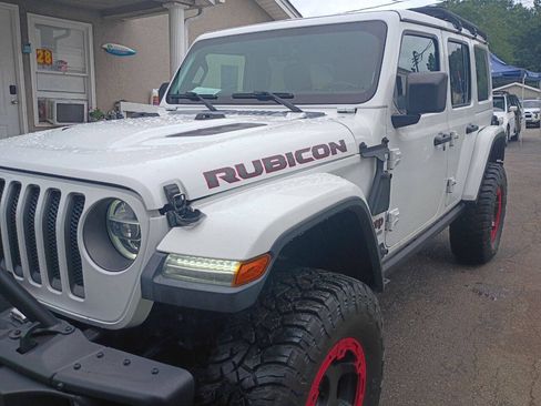 Used 2018 Jeep Wrangler Unlimited Rubicon AWD/4WD image 2