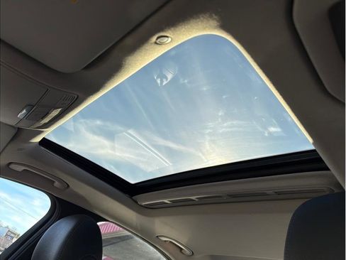 Used 2019 Mercedes-Benz C 300 Sedan w/ Premium Package image 18