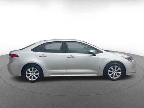 Used 2025 Toyota Corolla LE image 16