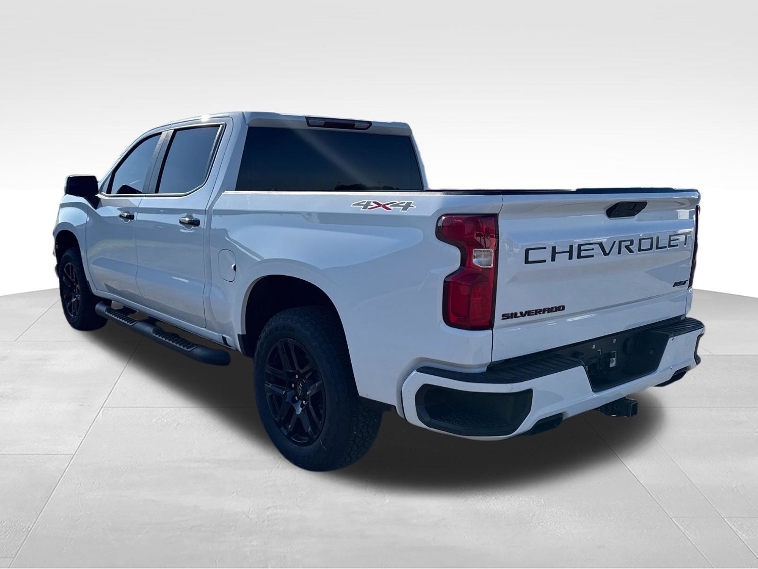 Used 2021 Chevrolet Silverado 1500 RST w/ Redline Edition AWD/4WD image 3
