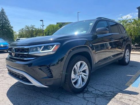 Used 2023 Volkswagen Atlas SE w/ Panoramic Sunroof Package AWD/4WD image 3